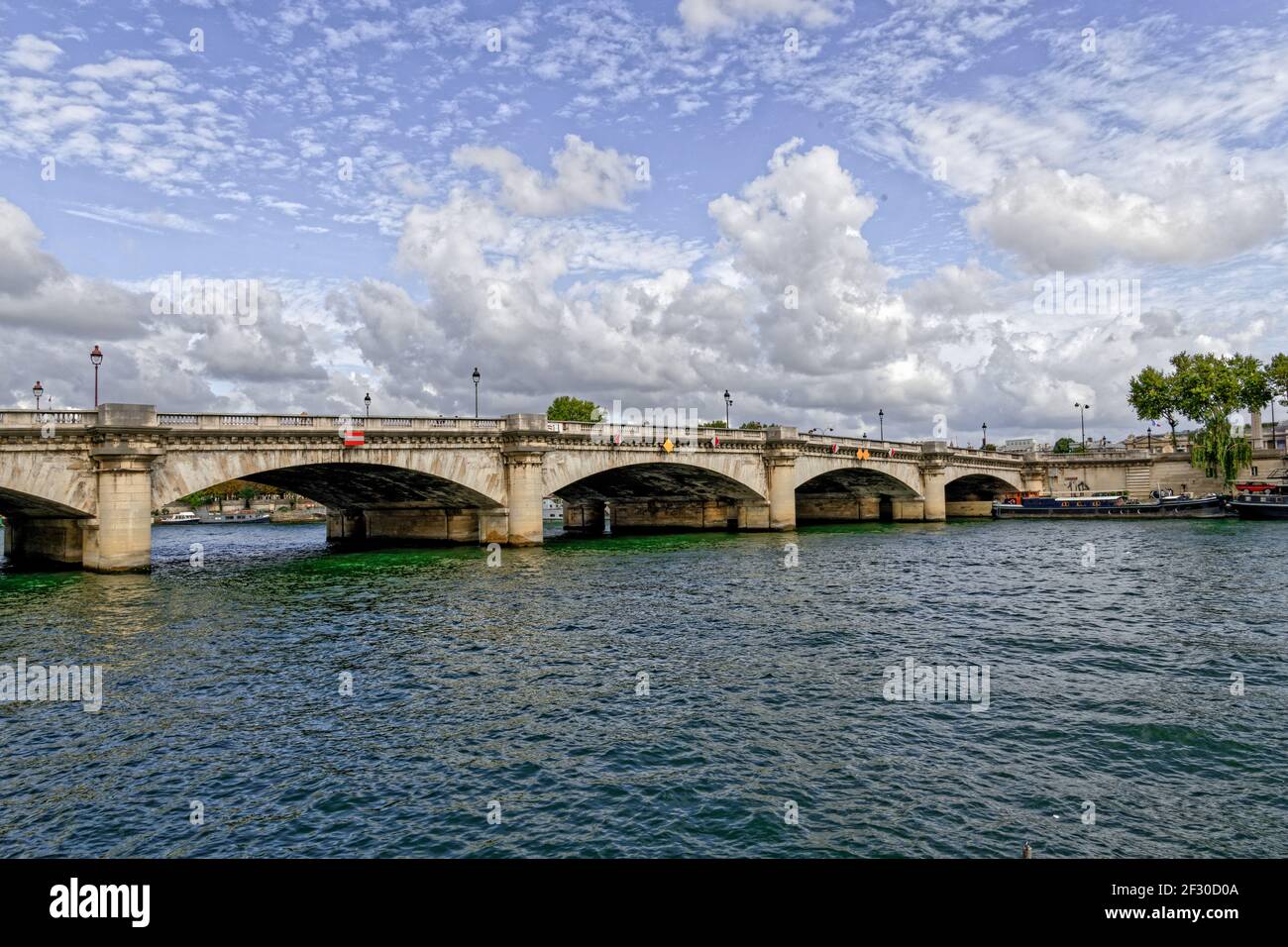 Le pont Alexandre III à Paris Foto de stock