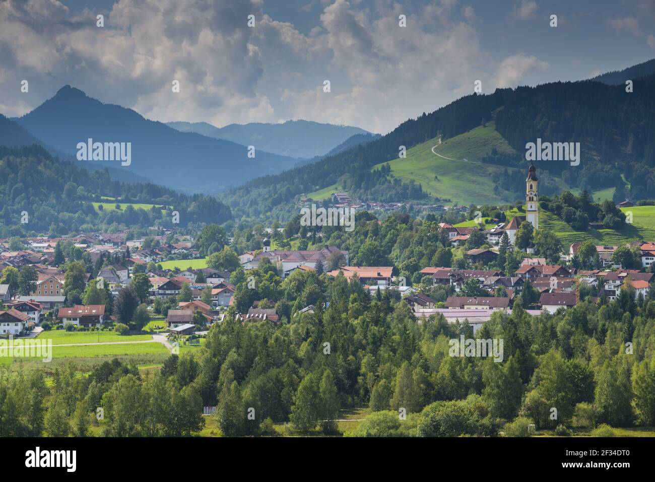 Geografía / viajes, Alemania, Baviera, iglesia parroquial de San Nicolás en Pfronten, Alto Bávari, Libertad de Panorama Foto de stock