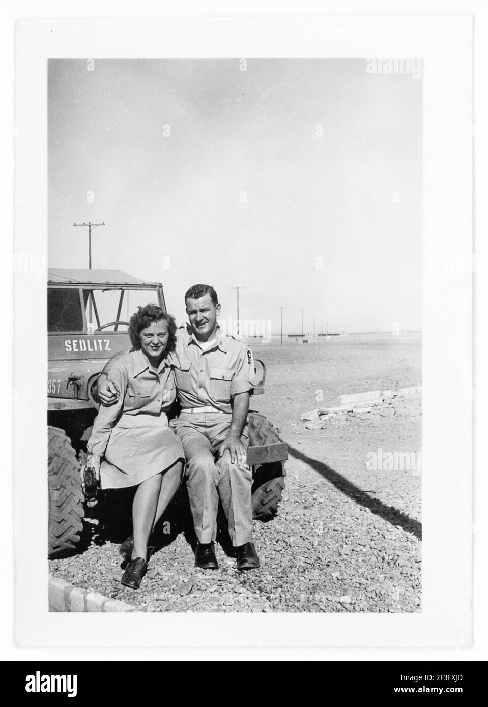 Soldado del Ejército y un WAC, Camp Huckstep, Egipto, 1944 Ejército de los EE.UU Foto de stock