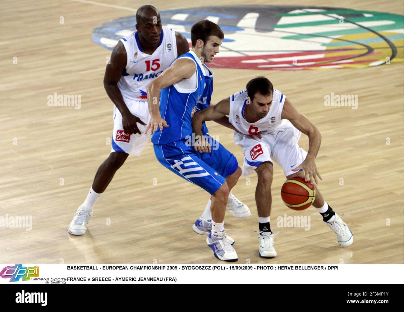 BALONCESTO - CAMPEONATO EUROPEO 2009 - BYDGOSZCZ (POL) - 15/09/2009 - FOTO  : HERVE BELLENGER / DPPI FRANCIA CONTRA GRECIA - AYMERIC JEANNEAU (FRA  Fotografía de stock - Alamy