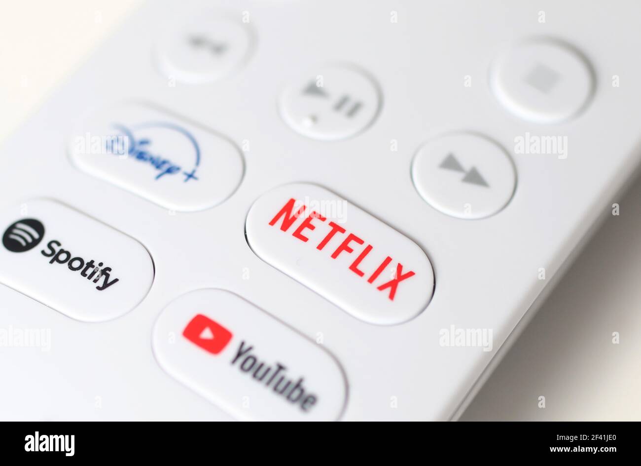 Netflix iniciar sesión en el nuevo Sony PlayStation 5, PS5, nuevo mando a  distancia Fotografía de stock - Alamy