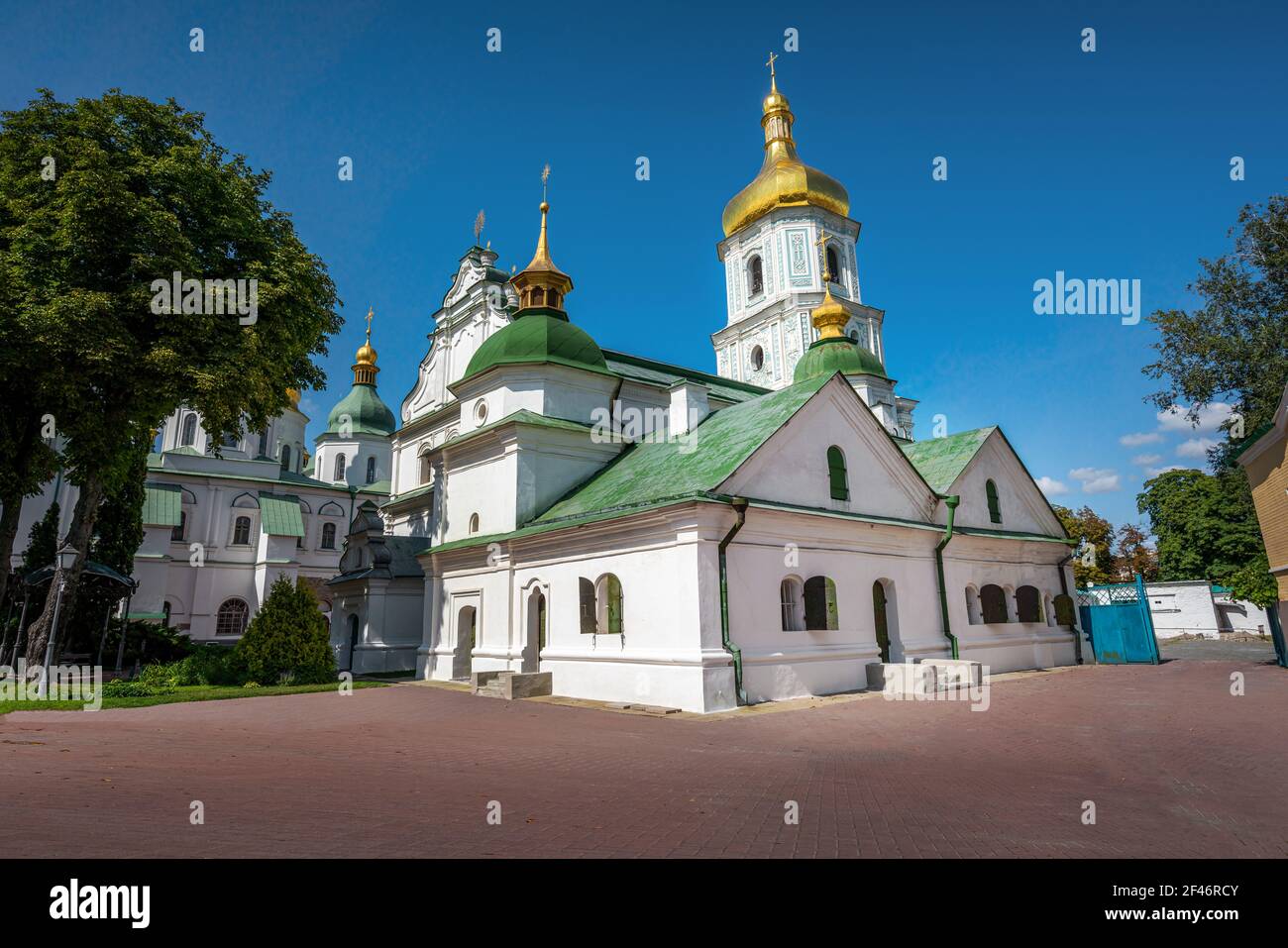 Iglesia del refectorio en el complejo de la Catedral de Santa Sofía - Kiev, Ucrania Foto de stock