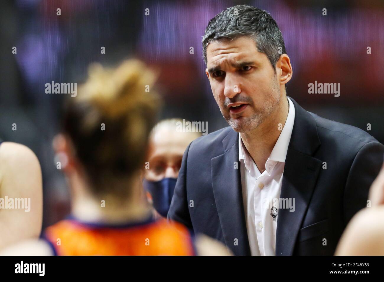 Ruben Burgos entrenador de Valencia Basket durante la Eurocopa de mujeres,  partido de baloncesto de cuarto de final entre Valencia Basket y ESBVA-LM  el 18 de marzo de 2021 en el pabellón