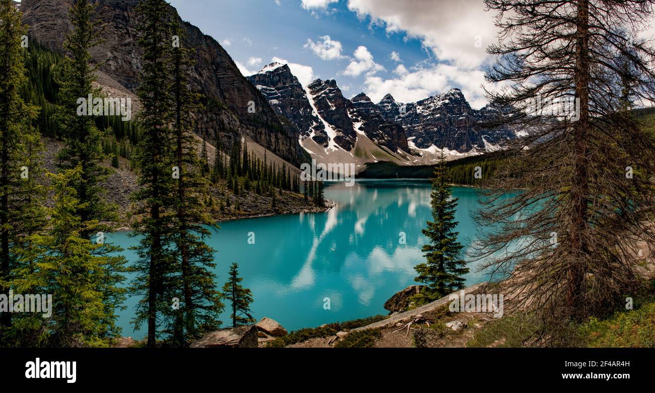 El Lago Moraine Parque Nacional Banff Canadá Foto de stock