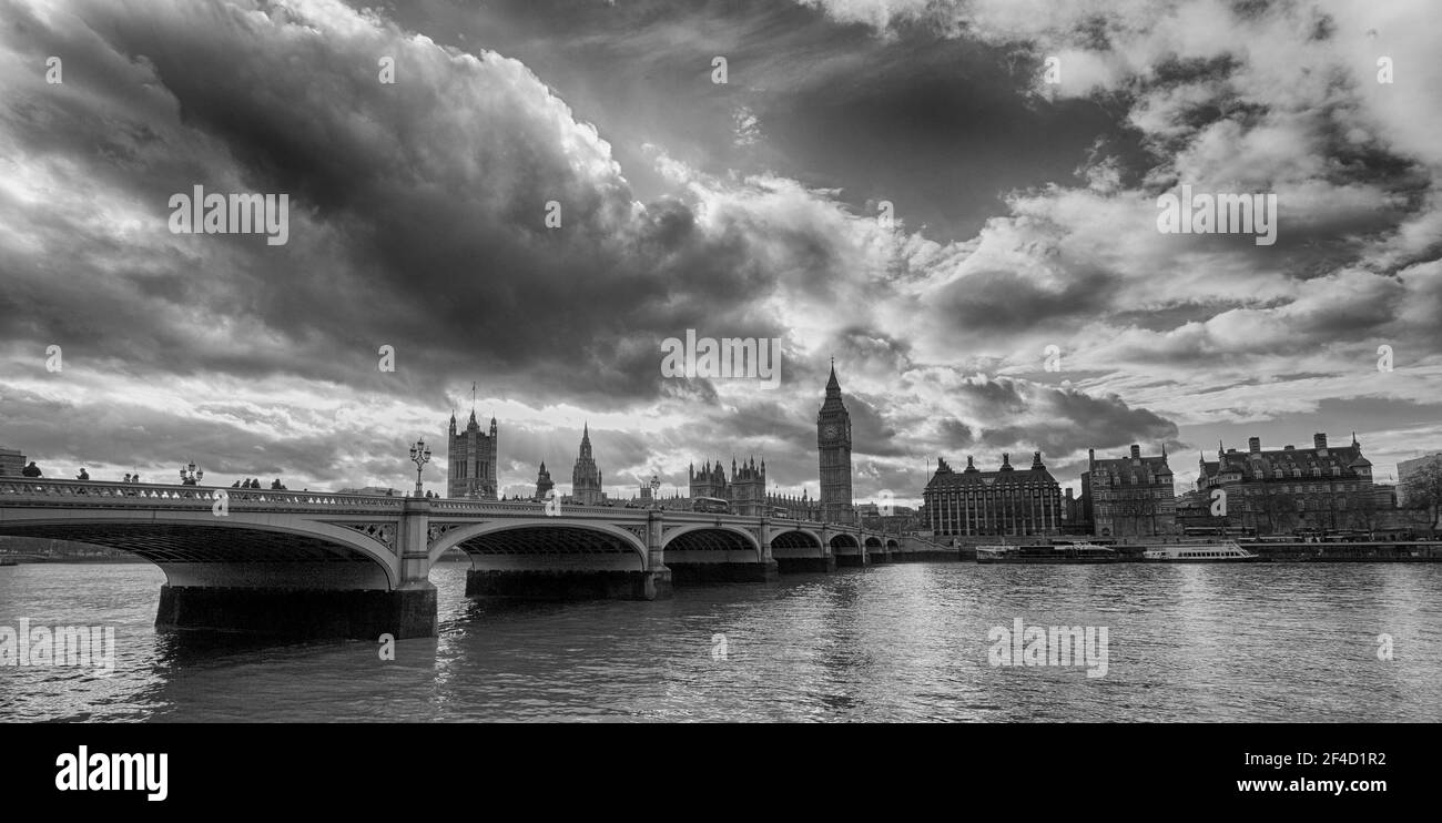 El puente de Westminster, London, UK Foto de stock