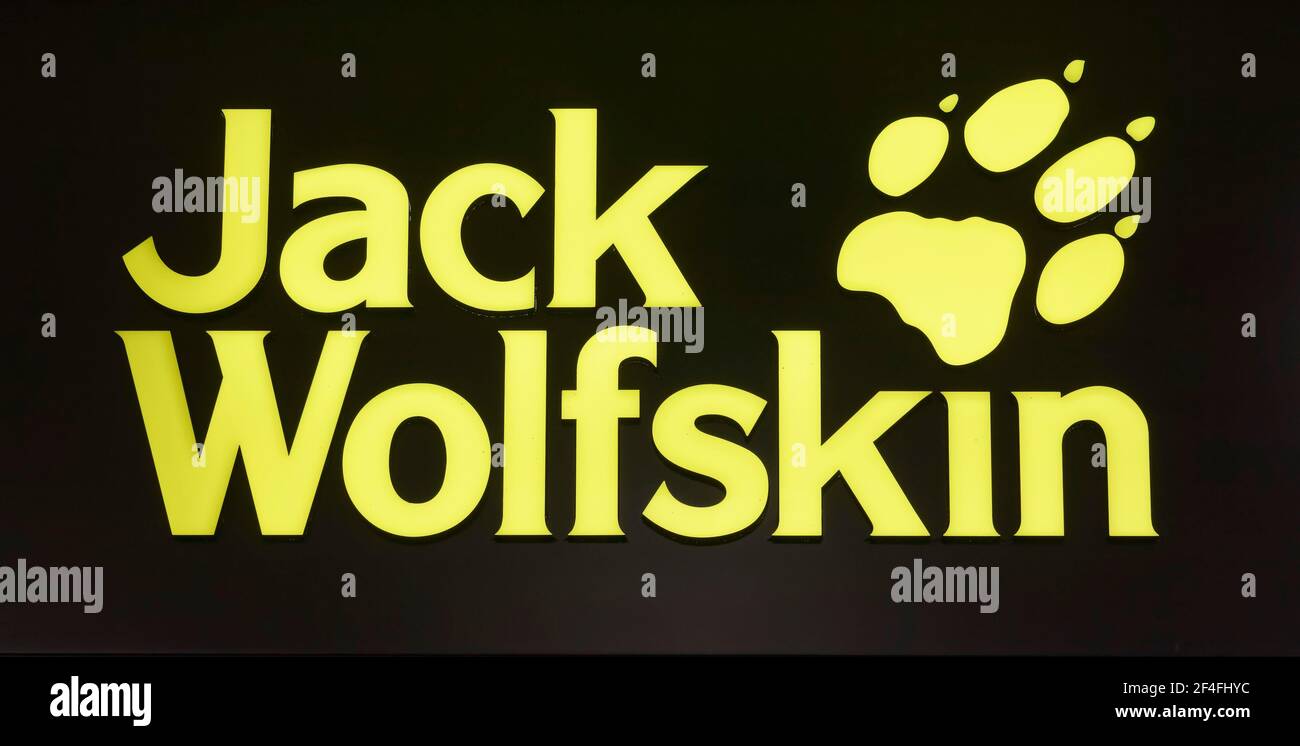 Logo Jack Wolfskin, Marca de ropa y equipamiento para exteriores,  Duesseldorf, Renania del Norte-Westfalia, Alemania Fotografía de stock -  Alamy
