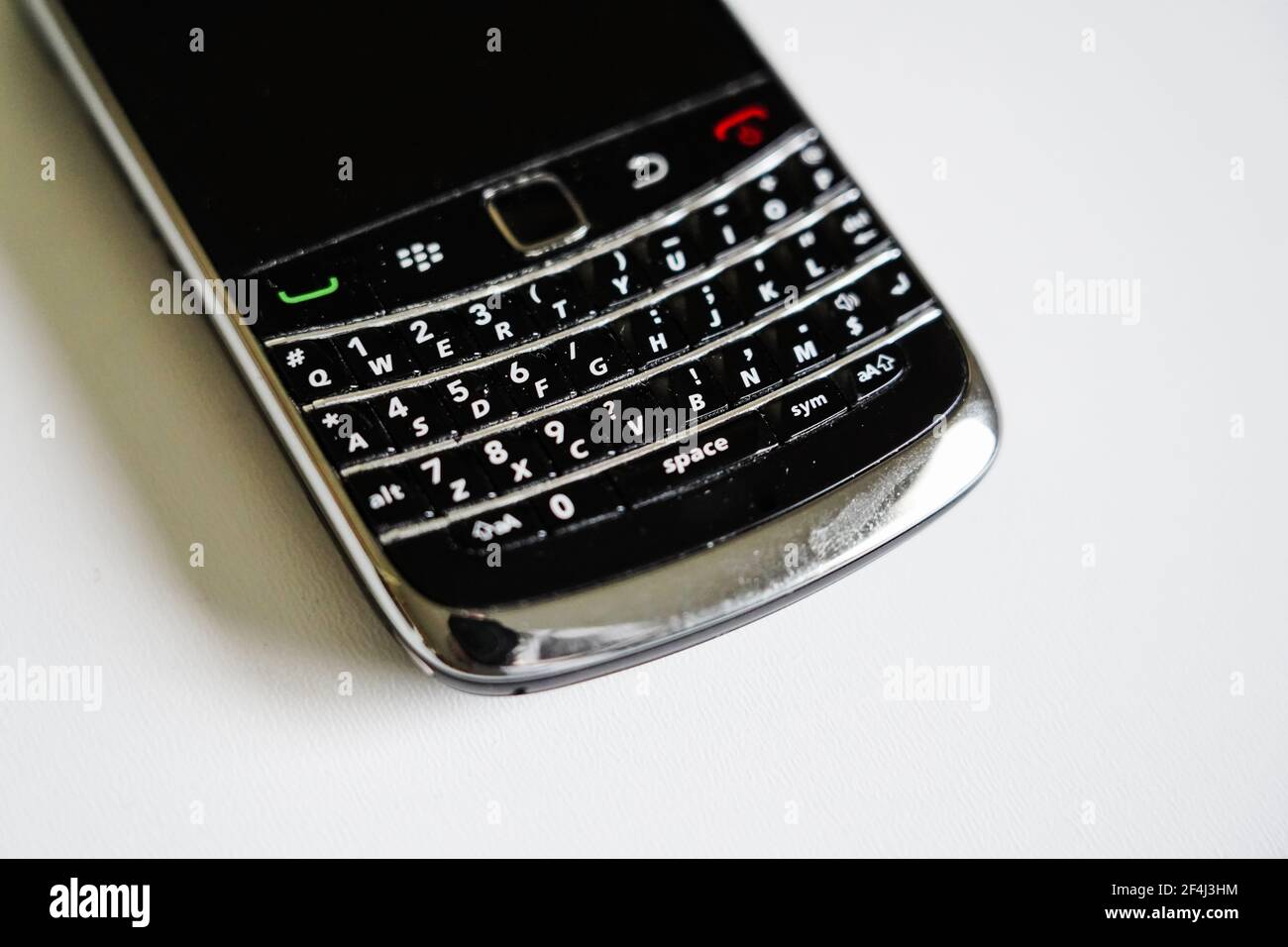 cerrado de un teclado de teléfono blackberry en negrita sucio Fotografía de  stock - Alamy