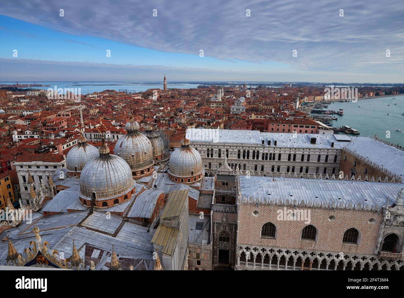 Geografía / viaje, Italia, Venecia, vista desde el Markusturm hacia la Basílica de San Marcos, Derechos adicionales-liquidación-Información-no-disponible Foto de stock