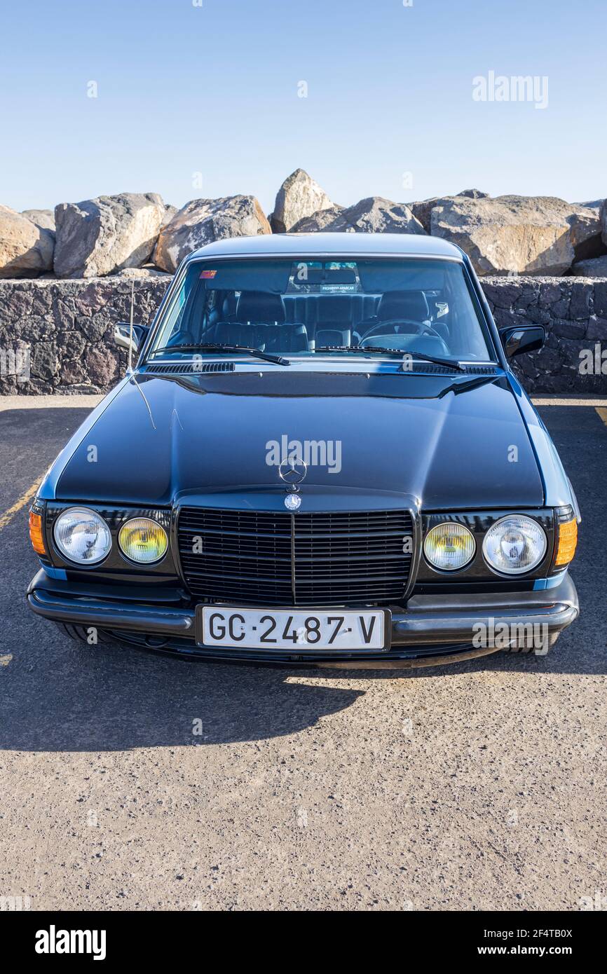 Mercedes benz parked front fotografías e imágenes de alta resolución - Alamy
