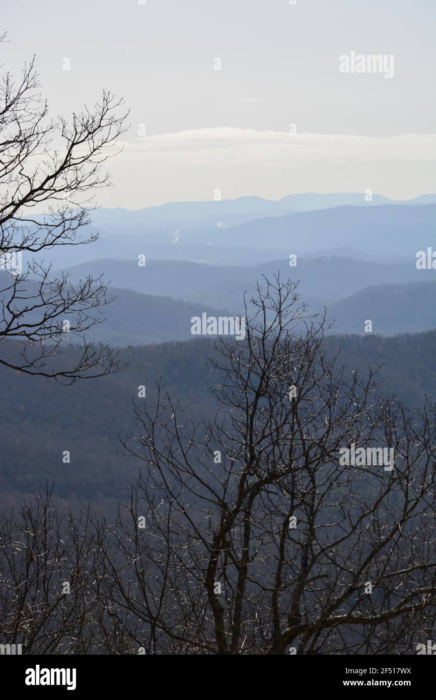 Cadena montañosa Blue Ridge por la mañana Foto de stock