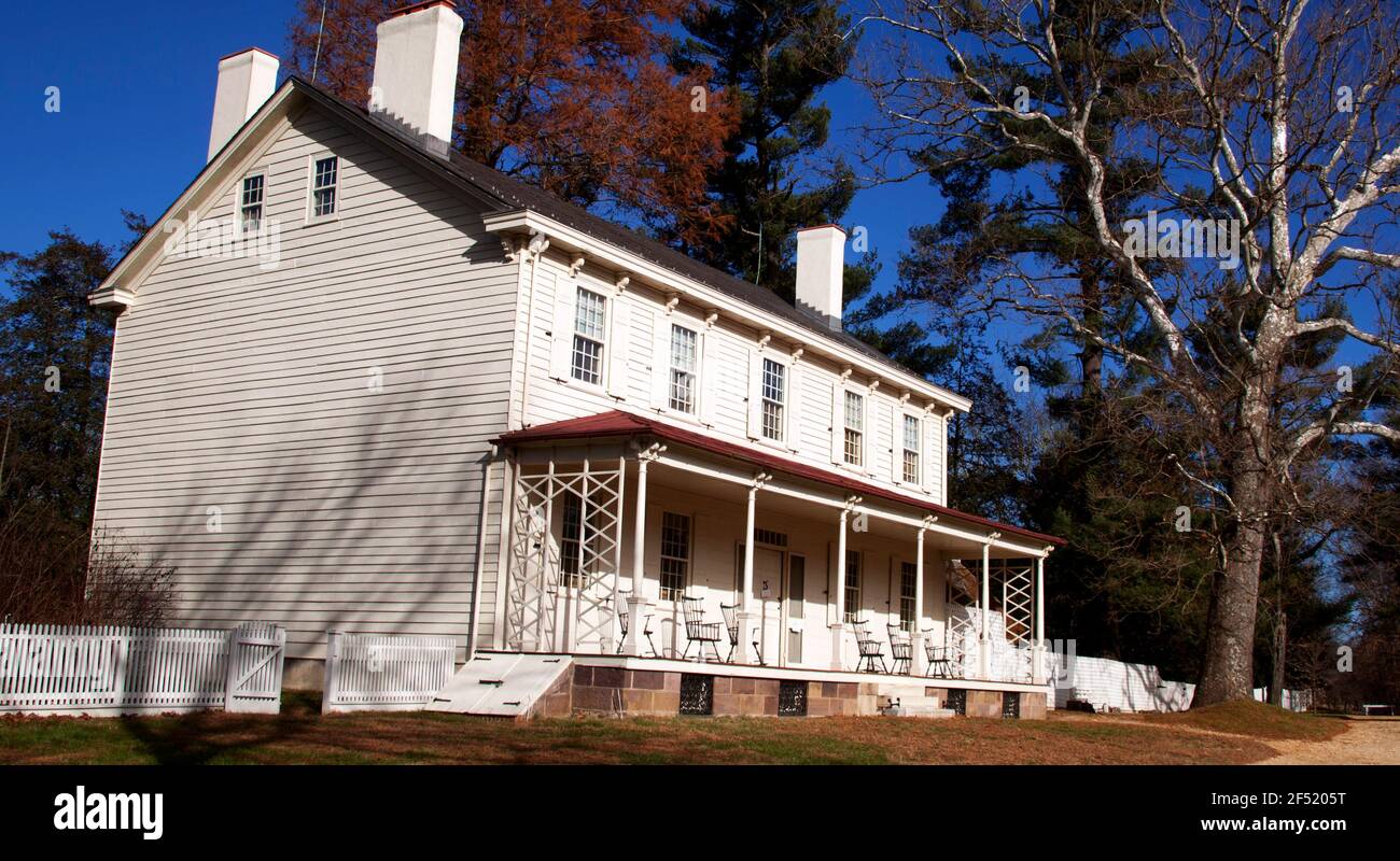 Histórico Walnford, Mommouth County Parks, Nueva Jersey, Estados Unidos. Casa restaurada del siglo 18th y molino de trabajo. Foto de stock