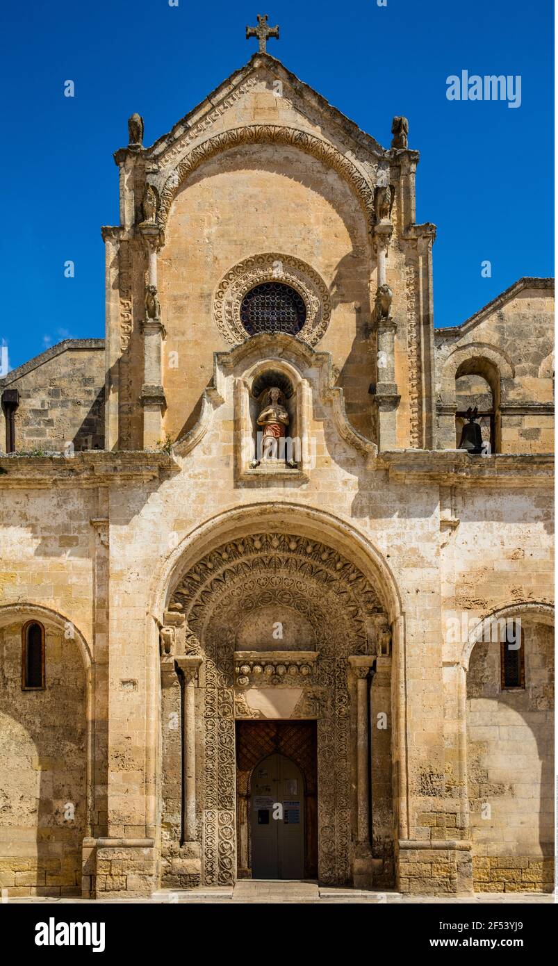 Geografía / viaje, iglesia San Giovanni Battista, Matera, construido 1233, vista exterior, Italia, Apulia, Derechos adicionales-liquidación-Info-no-disponible Foto de stock