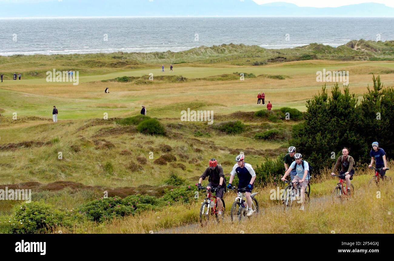 EL CAMPO DE GOLF ABIERTO EN TROON 2004. CALIFICACIÓN EN WESTERN GAILES. FOTO DAVID ASHDOWNOpen Golf Troon 2004 Foto de stock