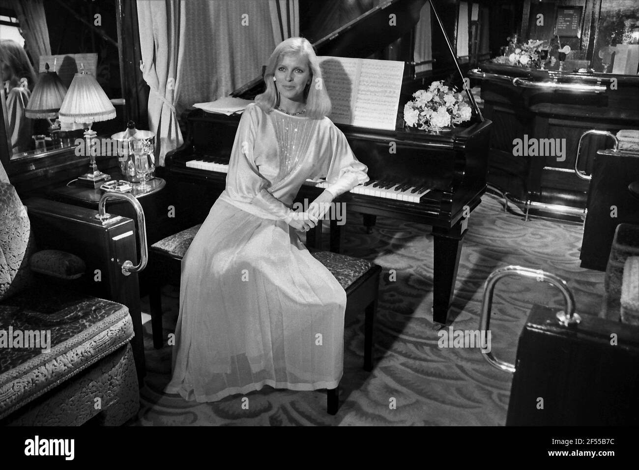 Cheryl Ladd en YTV serie en noviembre de 1984 asesinato en El Orient Express Foto de stock