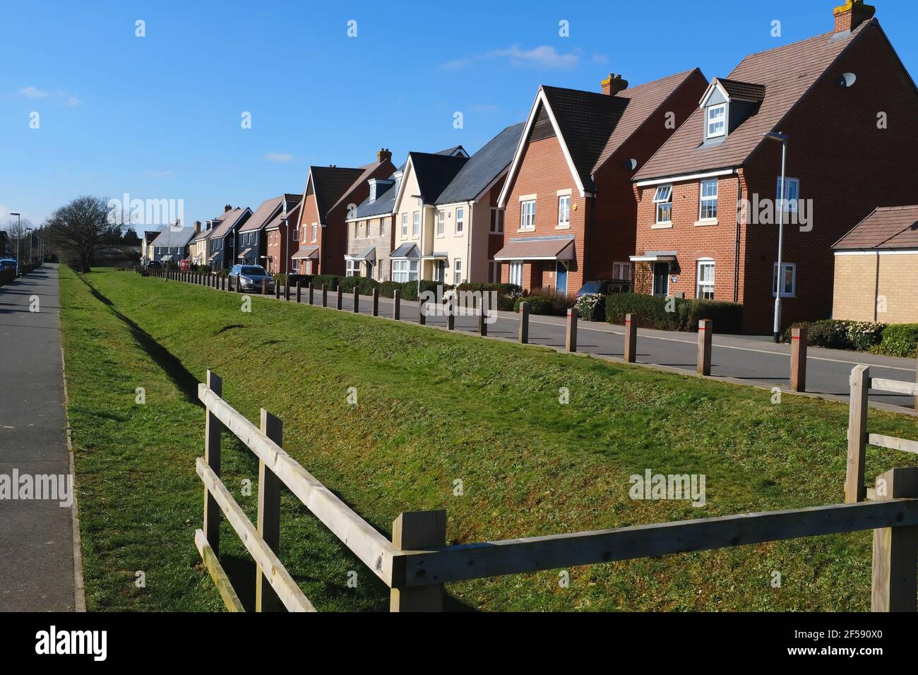 Nuevas casas en los Reyes alcanzan la finca Biggleswade, Bedfordshire, Inglaterra Foto de stock