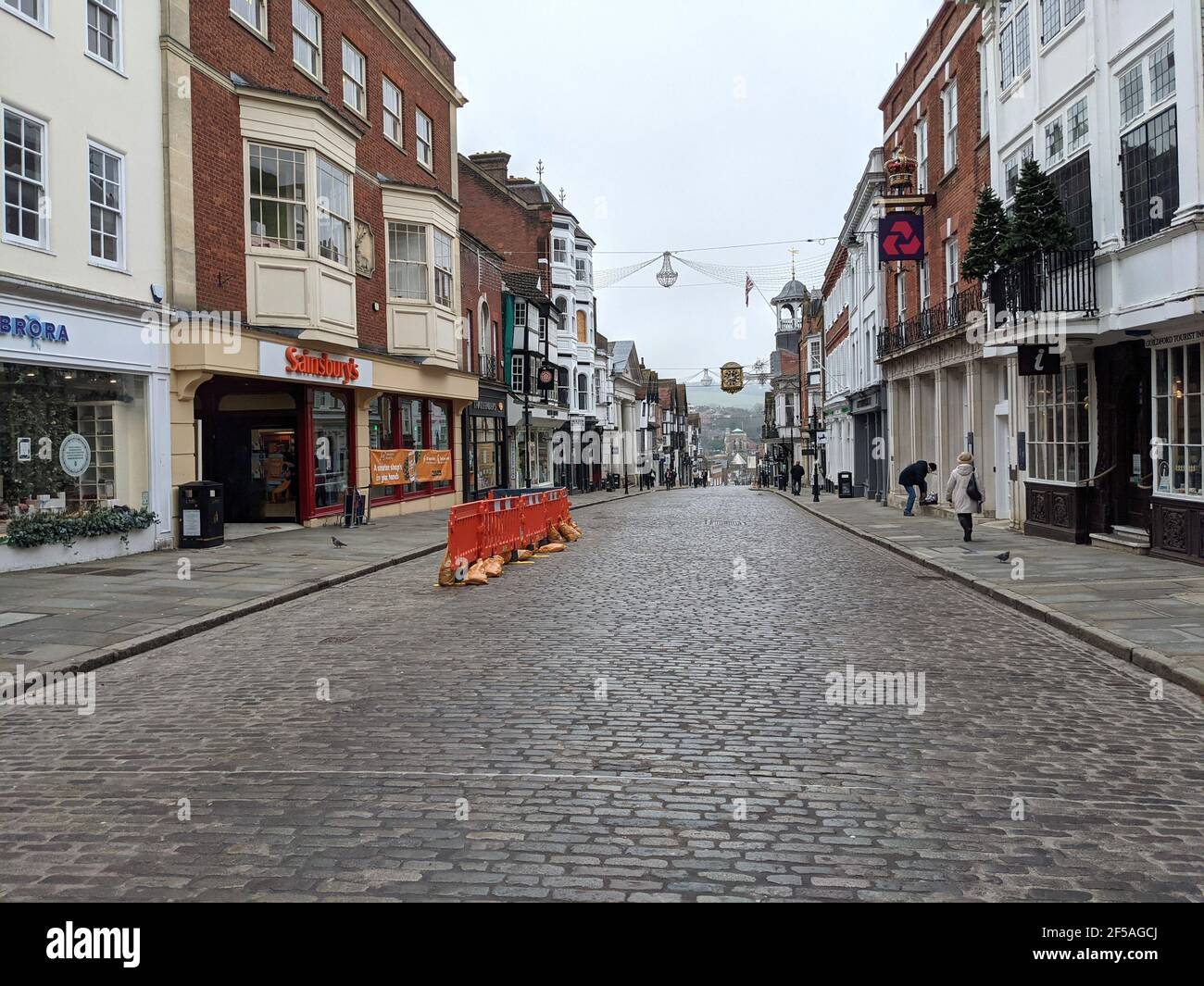 Guildford High Street está completamente vacío durante la primera (Y esperemos que sólo) Covid-19 cierre de 2021 Foto de stock