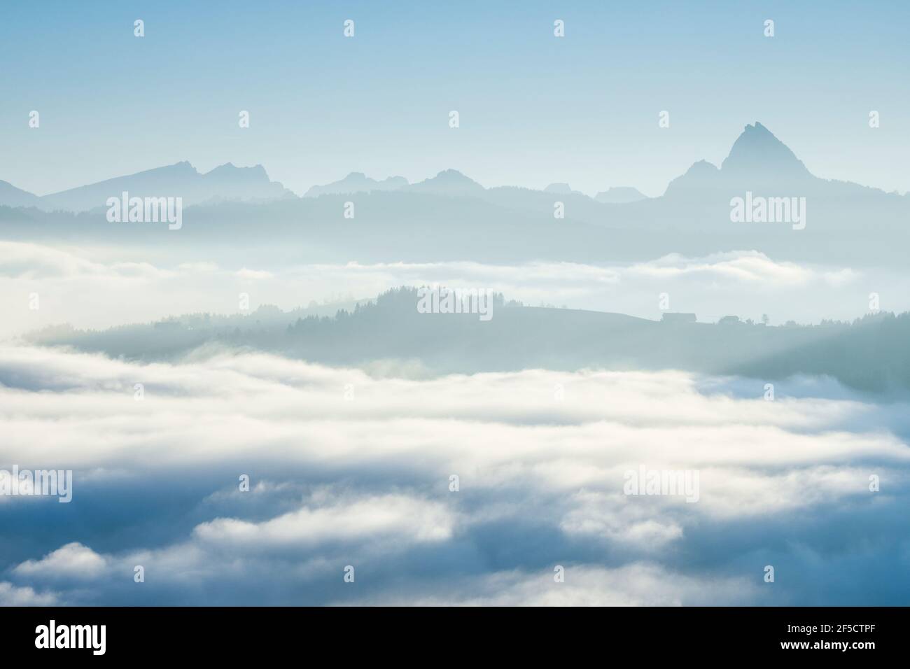 Geografía / viajes, Suiza, vista sobre el mito desde el Ratenpass, Zug, Derechos adicionales-liquidación-Información-no-disponible Foto de stock