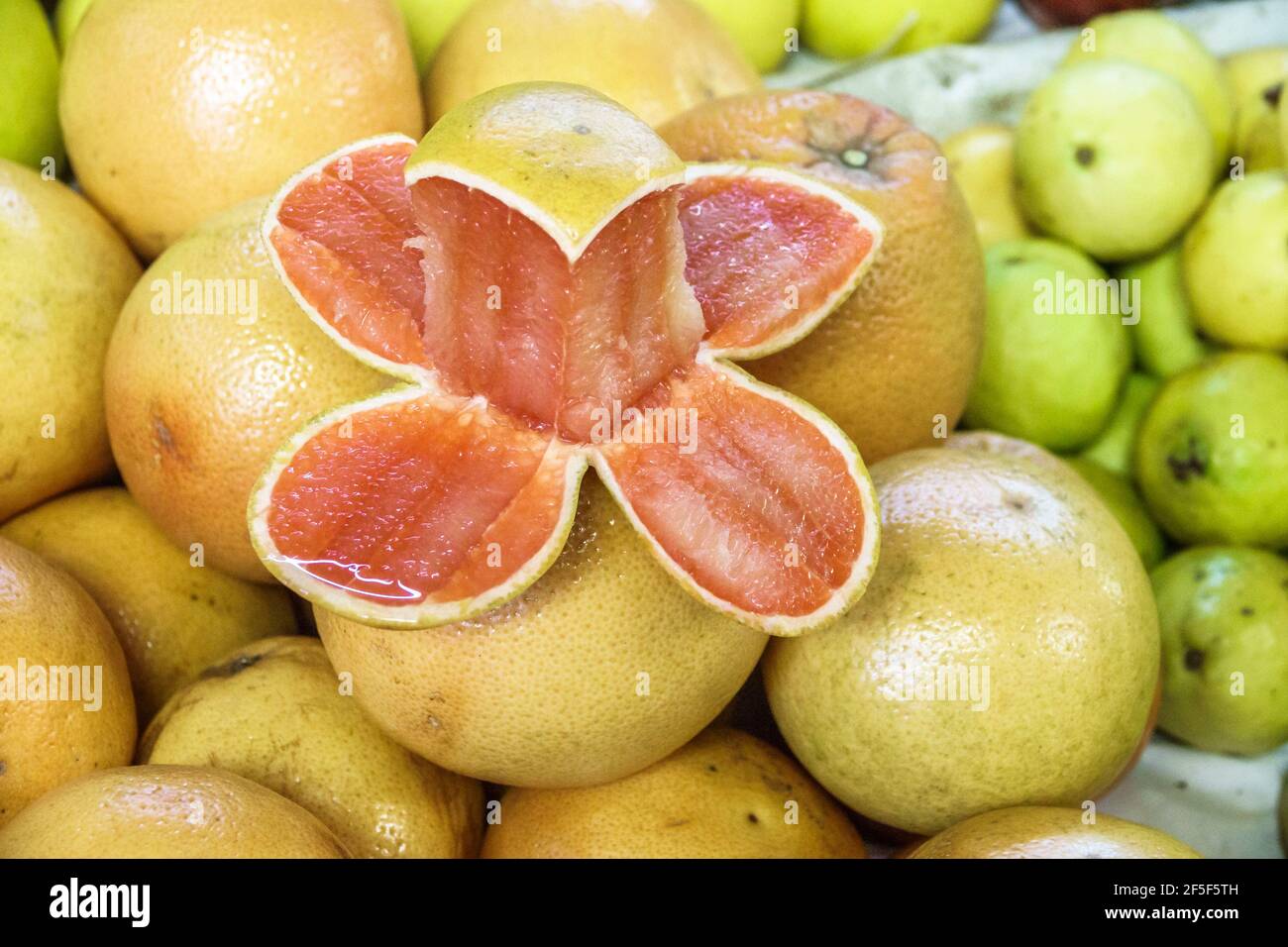 Vendedor De Frutas Mexico Fotos E Imagenes De Stock Alamy Vendedor De Frutas Mexico Fotos E Imagenes De Stock Alamy