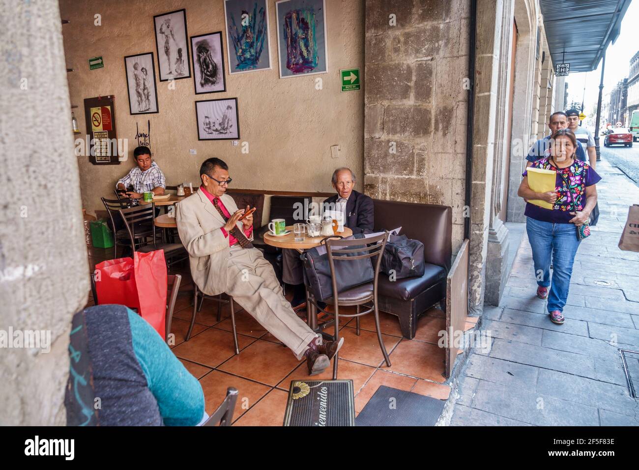 México Ciudad de México Distrito Federal Distrito DF . CDMX Centro  Histórico Centro histórico Centro Calle Bolivar Calle cafetería restaurante  café Fotografía de stock - Alamy