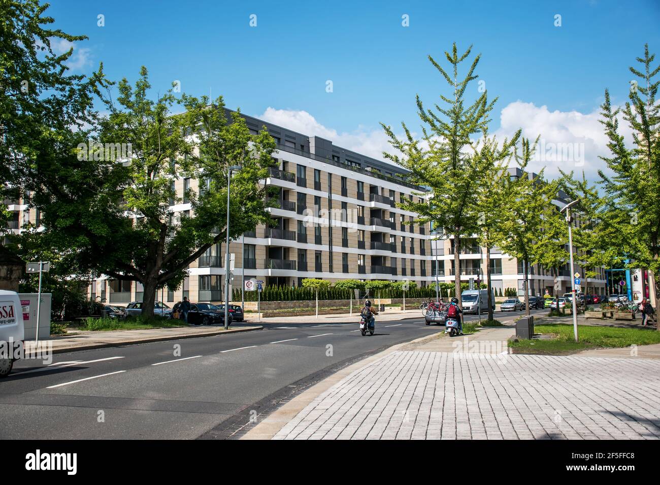 Calles modernas y fotografías e imágenes de alta resolución Alamy