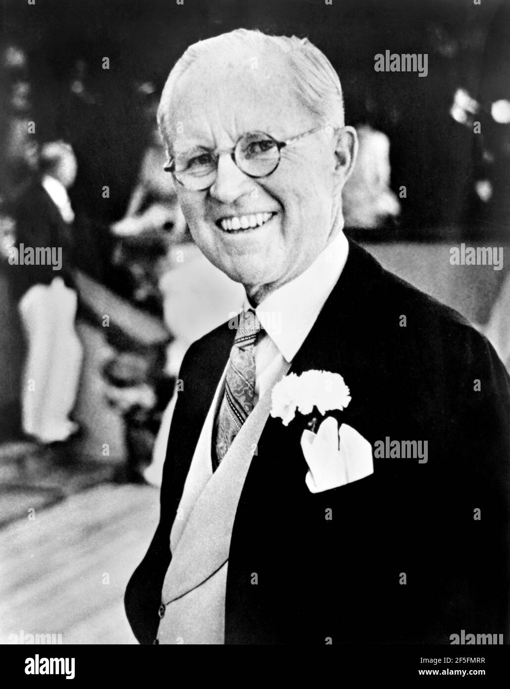 José Kennedy. Retrato del hombre de negocios y político estadounidense, Joseph Kennedy Sr. (1888-1969) por Toni Frissell, 1953 Foto de stock