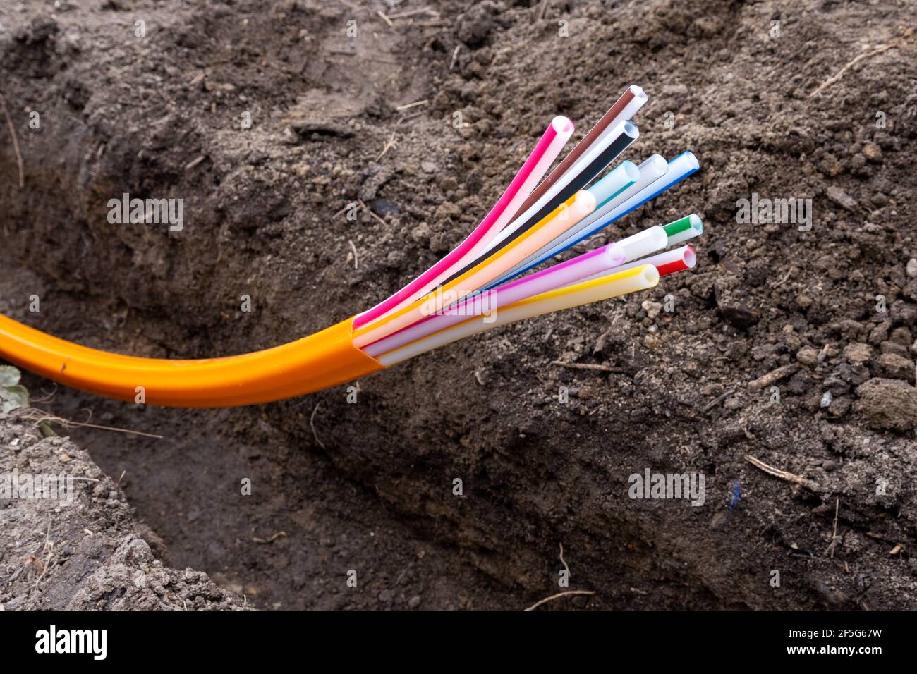 fibra óptica para internet de alta velocidad Foto de stock