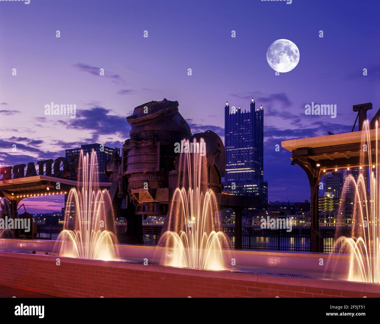 Bessemer court fountain station square fotografías e imágenes de alta