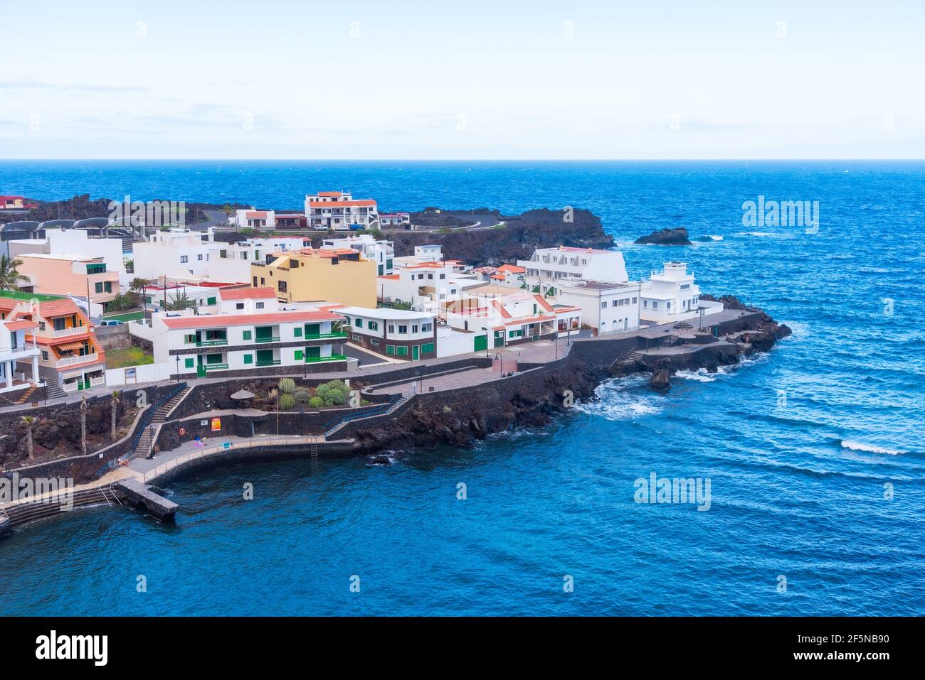 Tamaduste pueblo situado a orillas de la isla el Hierro en las islas  Canarias, España Fotografía de stock - Alamy