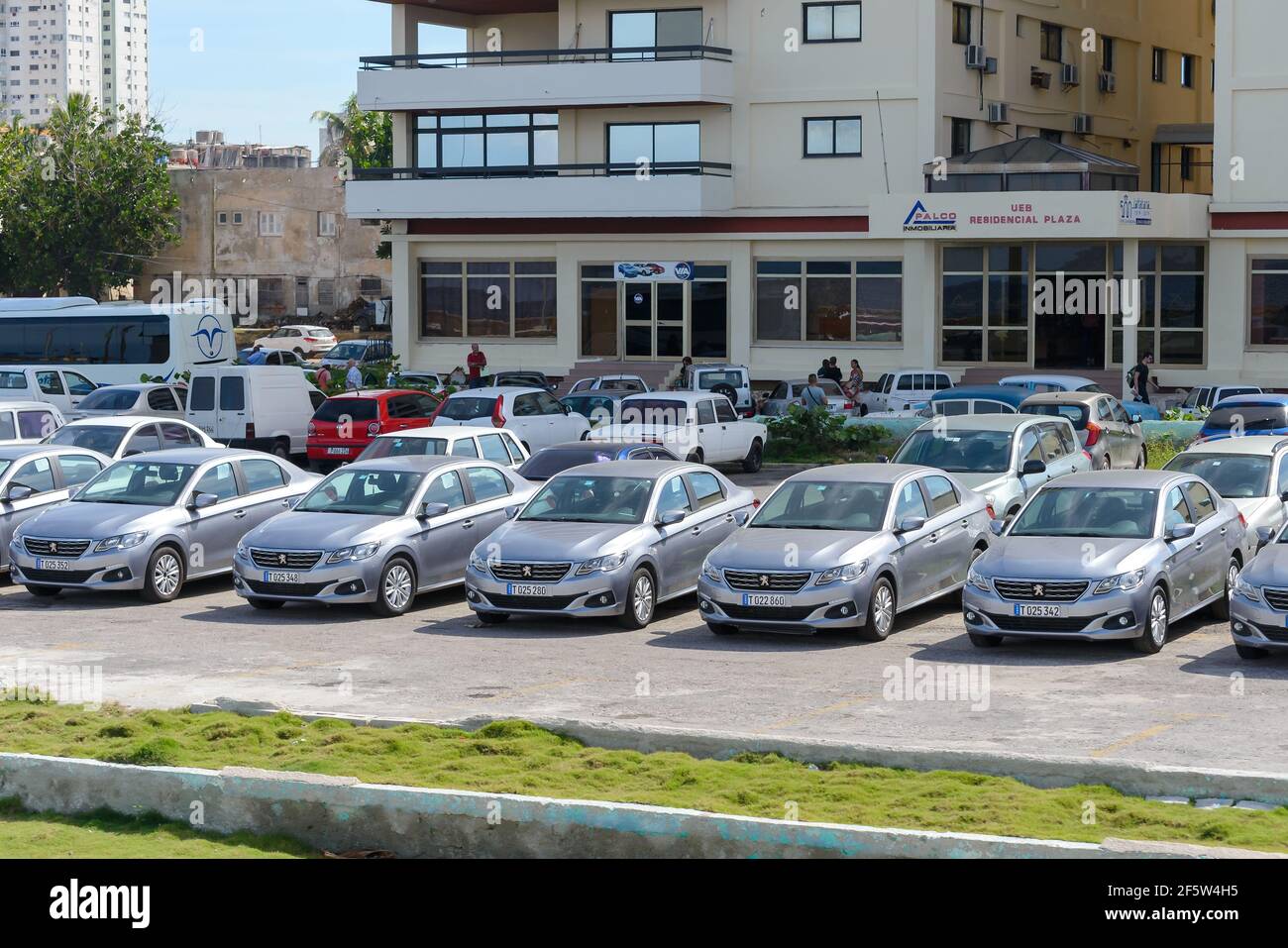 Vie Rent a Car agency en La Habana, Cuba. Alquiler de coches en La Habana, Cuba. Foto de stock