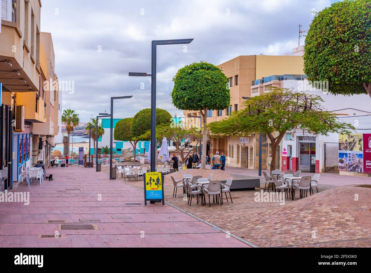 Puerto del Rosario, España, Janury 23, 2021: Calle principal en Puerto de  Rosario en Fuerteventura, Islas Canarias, España Fotografía de stock - Alamy