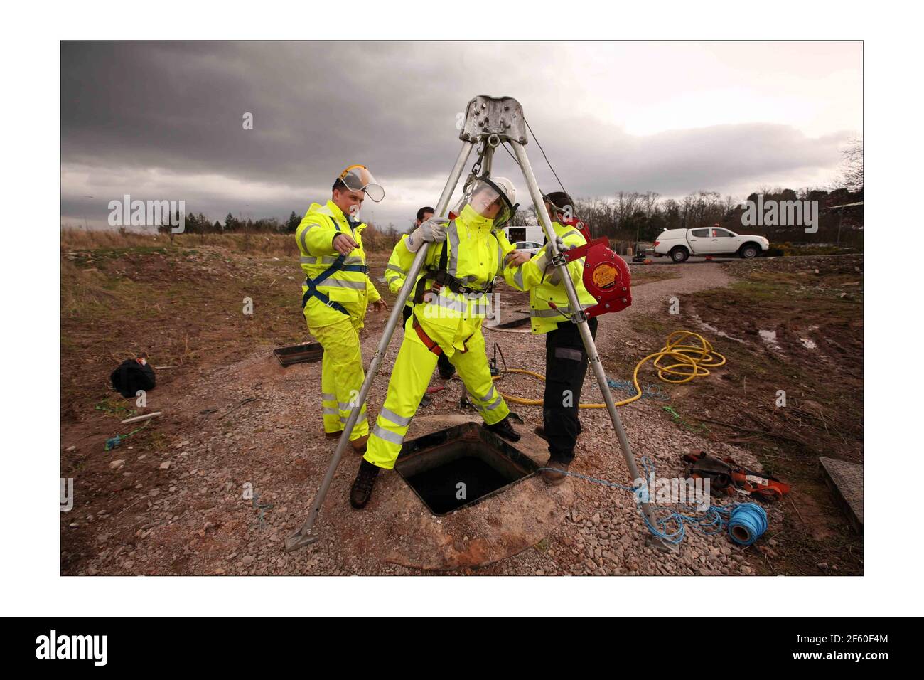 Rebecca Armstrong investiga H2O redes de instalación de cables de fibra
