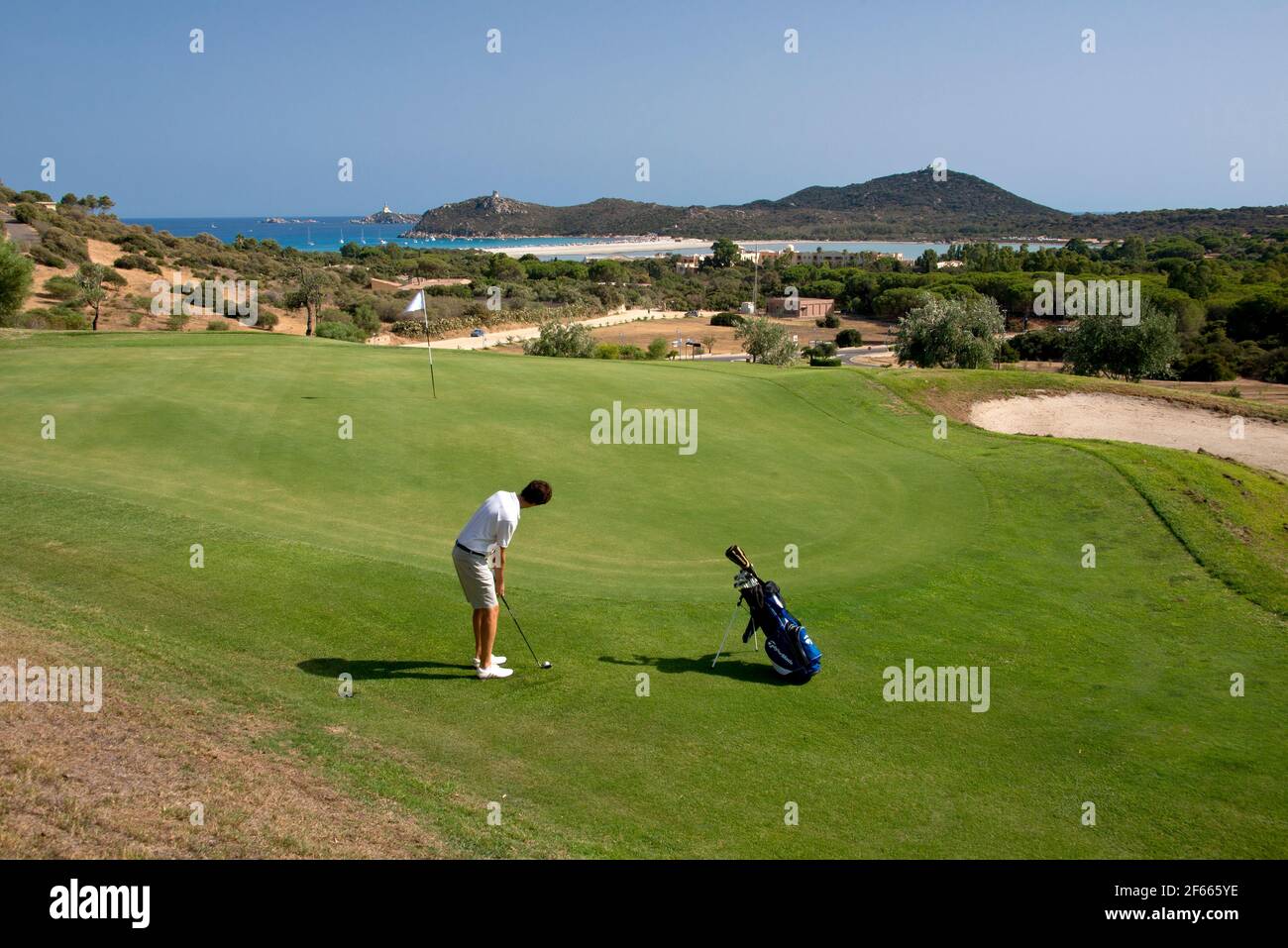 Jugador de golf en el verde, Villasimius Foto de stock