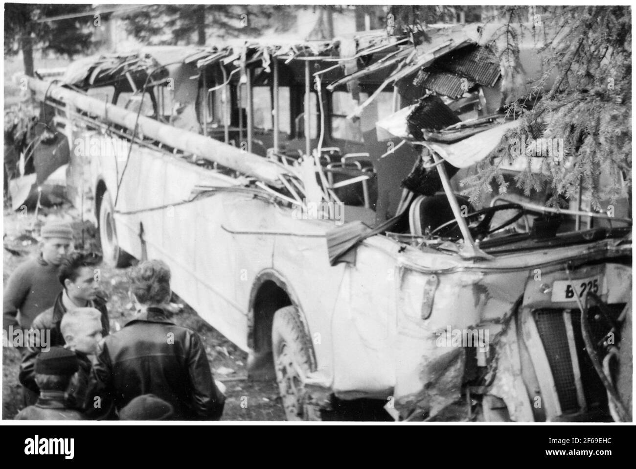 Los ferrocarriles del estado, SJ autobús 2496 después de accidente de