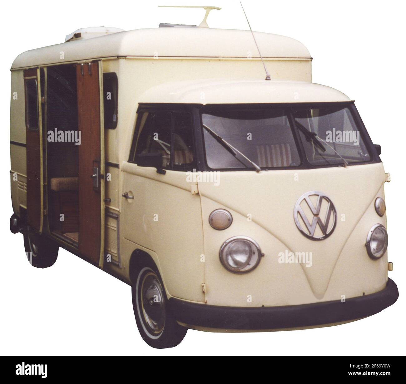 Furgoneta de autocaravana de 1962 VW con techo extensible Fotografía de  stock - Alamy
