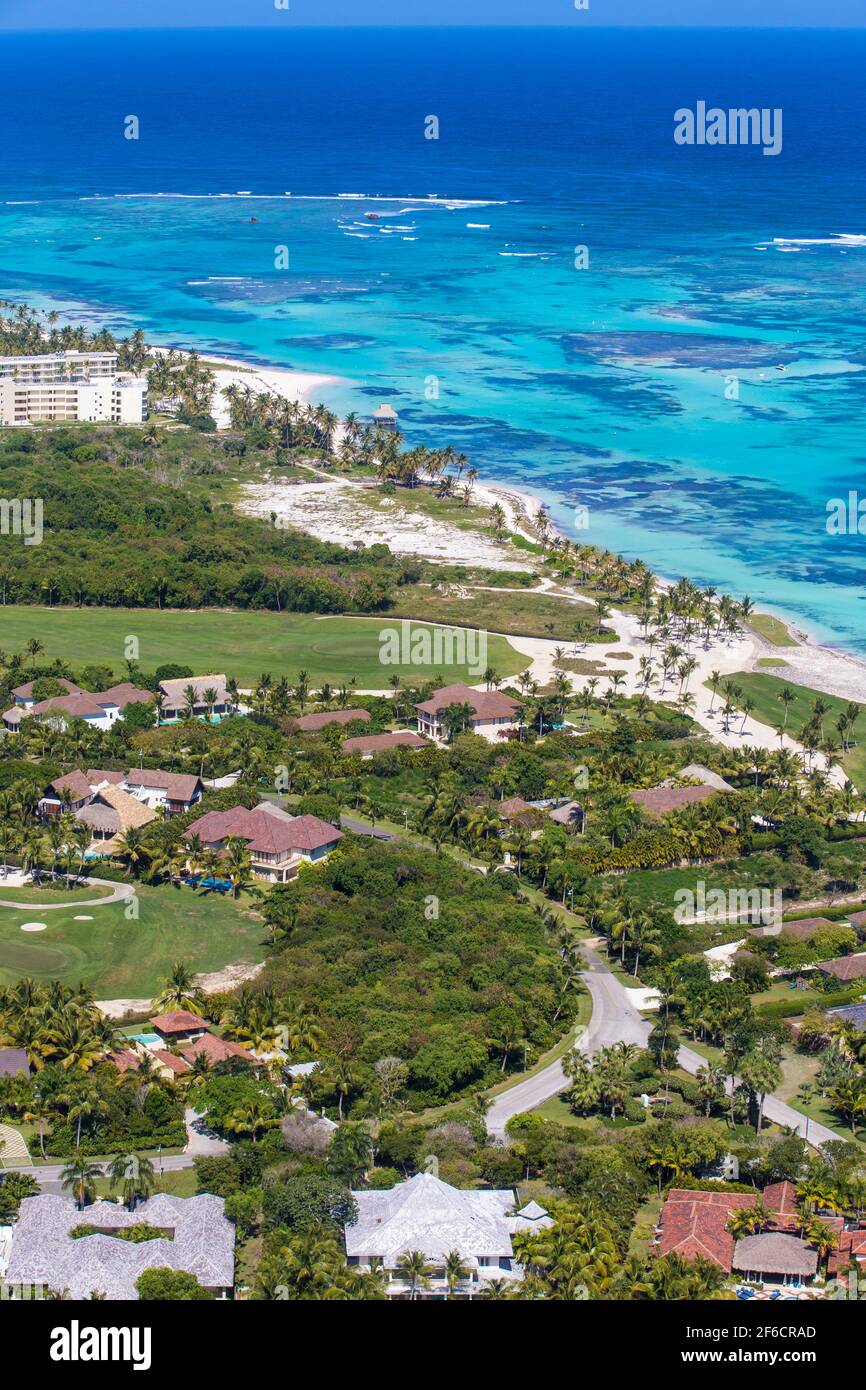 República Dominicana, Punta Cana, Vista de Playa Blanca, The Westin Puntacana Resort & Club y la Cana Golf Club Foto de stock