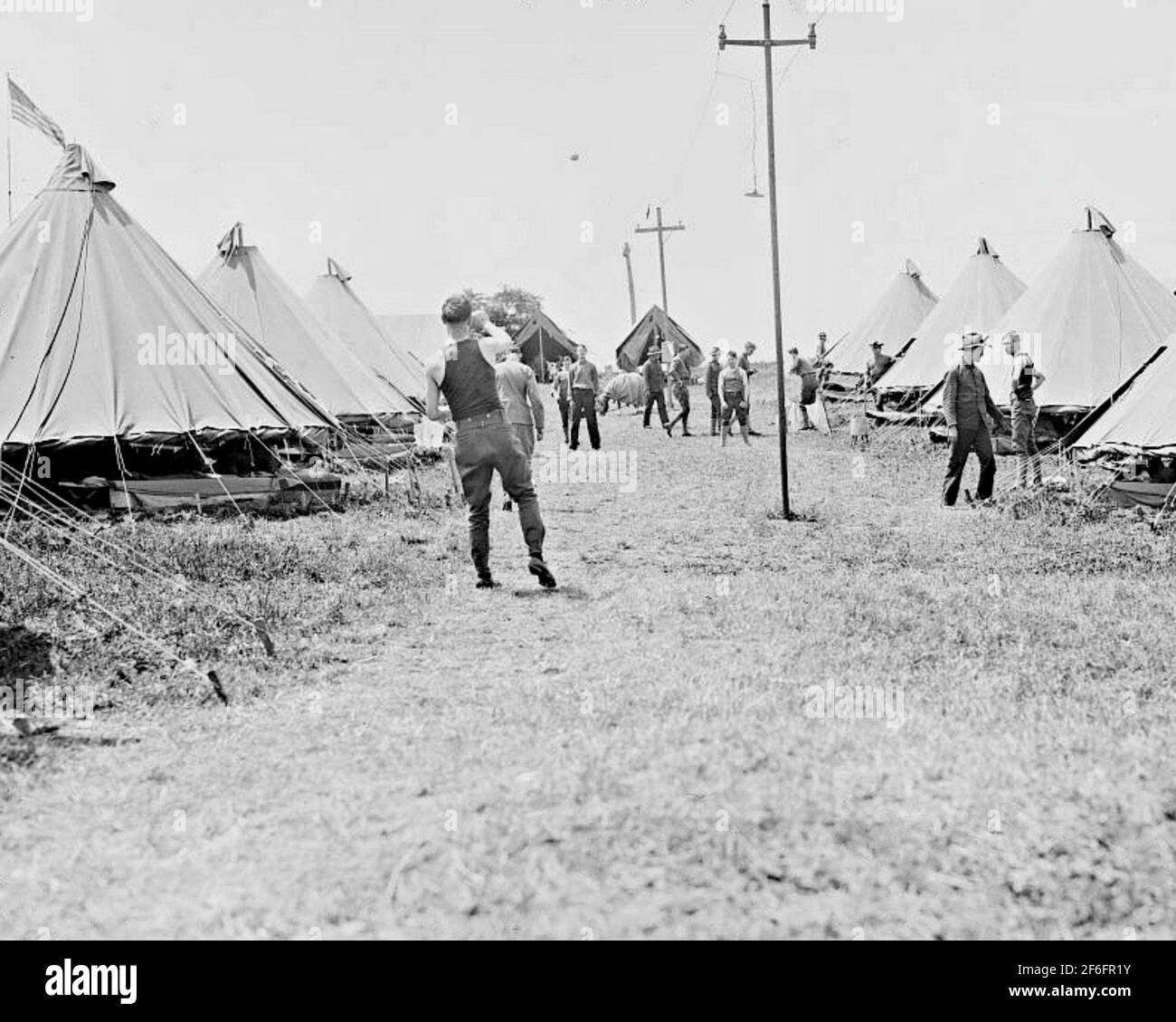 Fort Hamilton, juego de pelota en el campamento, 17 de junio de 1908. Foto de stock