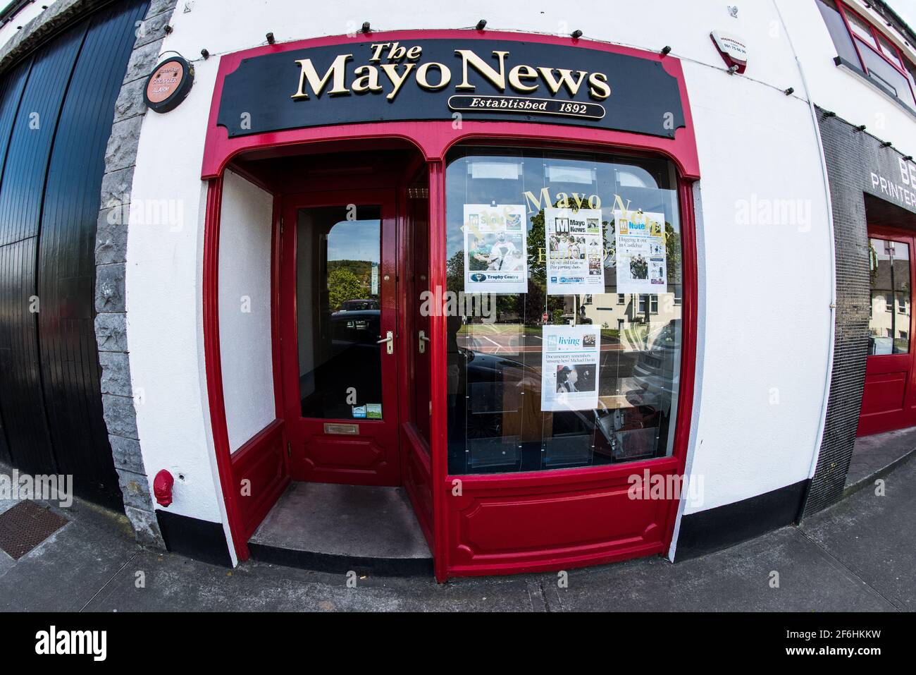 The Mayo News es un periódico local semanal publicado en Westport, Irlanda. Foto de stock