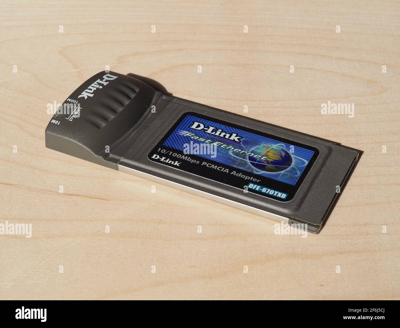 TAIPEI, TAIWÁN - ALREDEDOR DE MARZO de 2021: Tarjeta de red de adaptador  PCMCIA de conexión rápida D-Link NIC Fotografía de stock - Alamy