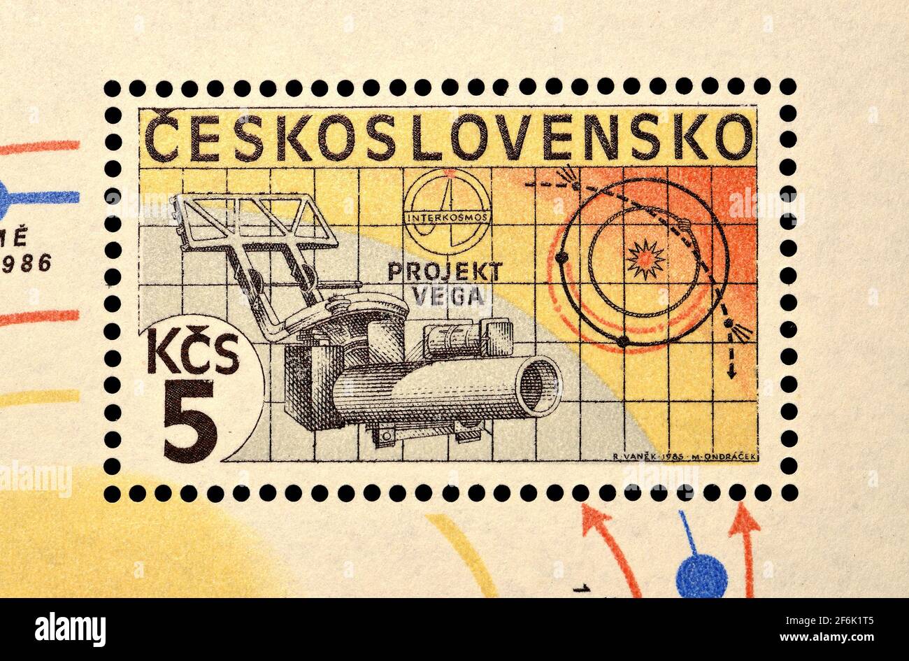 Sello postal checoslovaco (1985): Proyecto Vega - un esfuerzo conjunto de la URSS, Francia, República Democrática Alemana, Austria, Polonia, Bulgaria y CSS Foto de stock