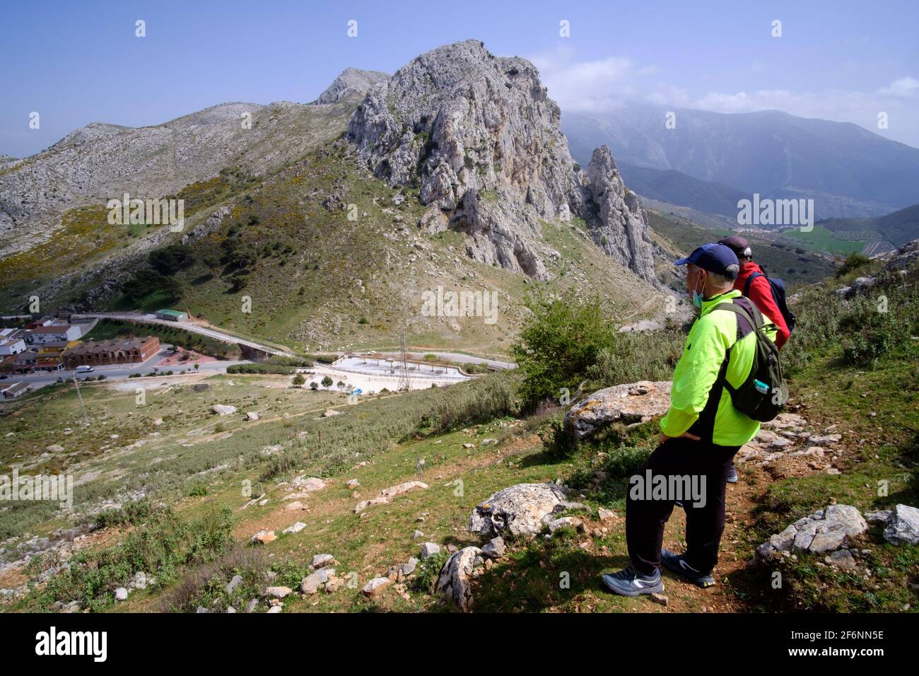 Senderismo Tajo de la U por encima del paso Zafarraya en Andalucía, España, Europa Foto de stock