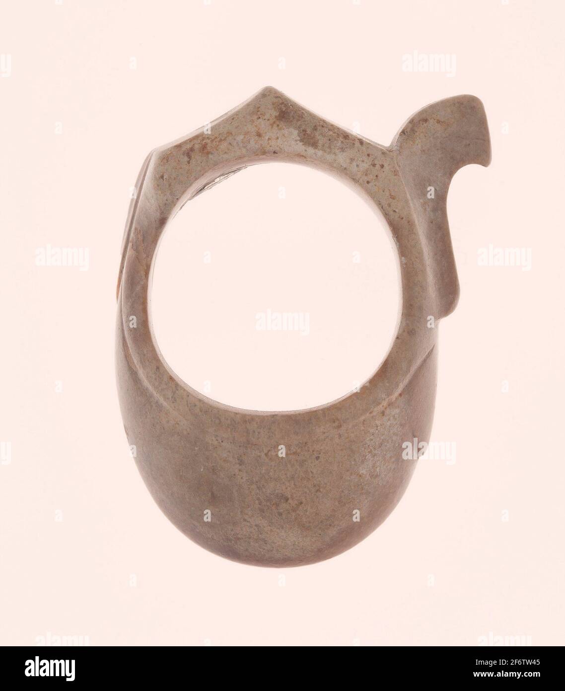 Archer-s pulgar anillo-Eastern Zhou período, 5th/4th siglo a.C.-China.  Jade. 500 AC-300 AC Fotografía de stock - Alamy