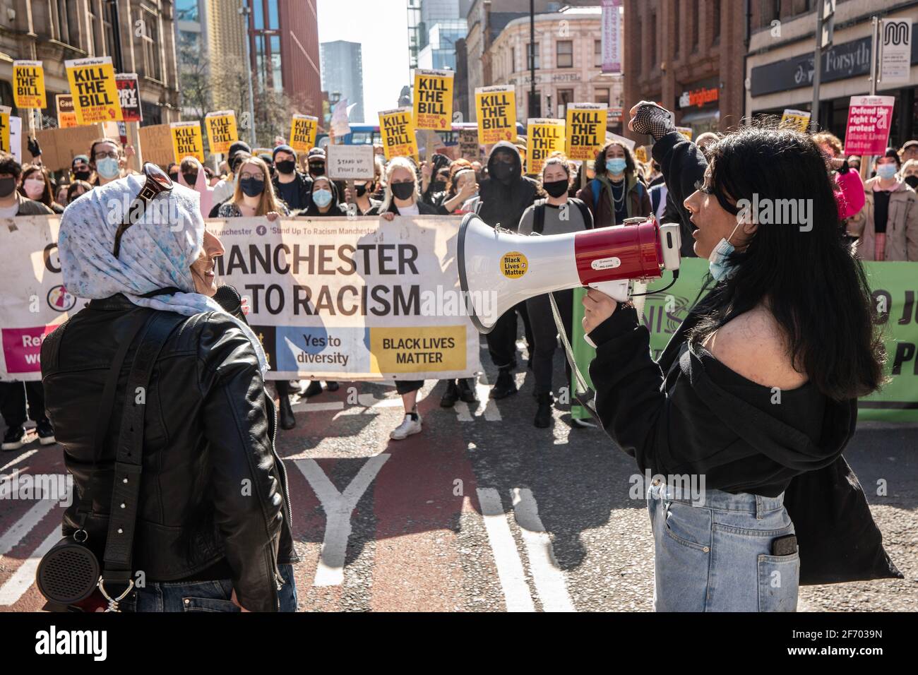 Manchester Reino Unido 3rd de abril de 2021. Protesta contra Deansgate.matar los manifestantes protestan contra el proyecto de ley en Manchester.crédito: Gary Roberts/Alamy Live News Foto de stock
