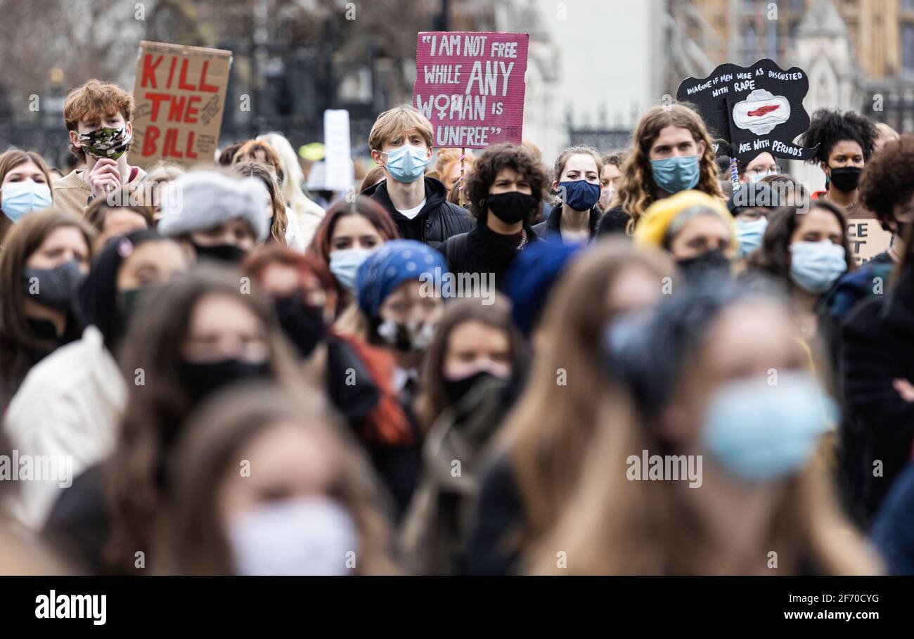 LONDRES, REINO UNIDO. ABRIL DE 3RD. Los derechos de las mujeres y los manifestantes de "matar el proyecto de ley" se reúnen para manifestarse contra el proyecto de ley de policía, crimen, sentencia y tribunales en Parliament Square, Londres, Inglaterra, el sábado 3rd de abril de 2021.(crédito: Tejas Sandhu | MI News) crédito: MI News & Sport /Alamy Live News Foto de stock