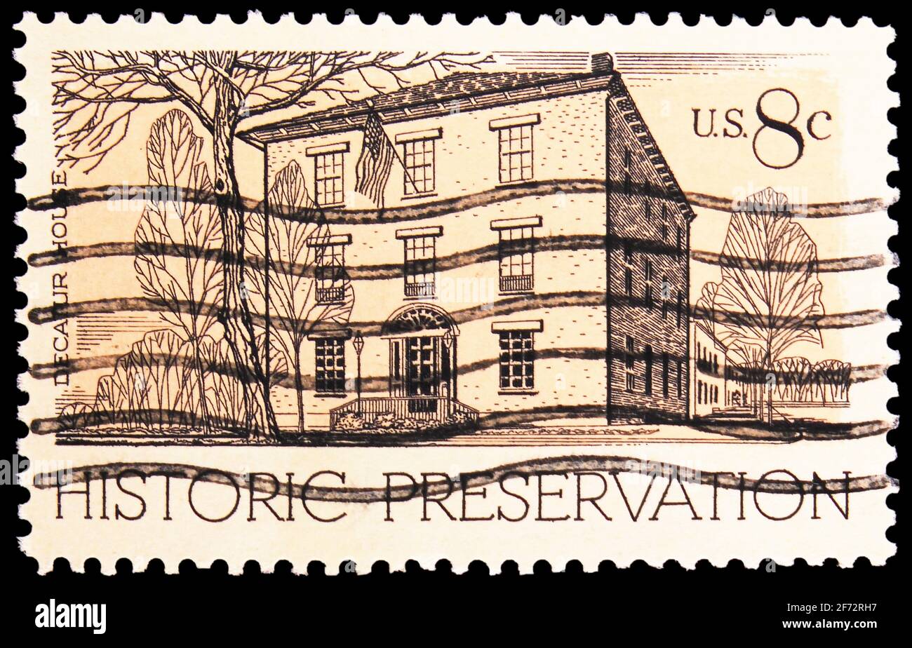MOSCÚ, RUSIA - 12 DE ENERO de 2021: Sello de franqueo impreso en Estados Unidos muestra Decatur House, Washington, D.C., Historic Preservation issue serie, ci Foto de stock