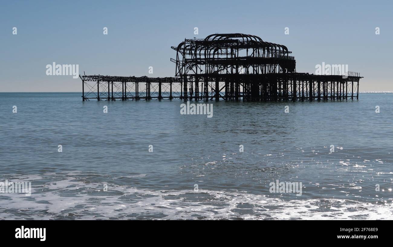 El abandonado West Pier Brighton Inglaterra. Foto de stock