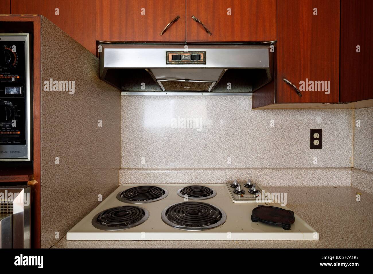 Placa de cocina empotrada fotografías e imágenes de alta resolución - Alamy