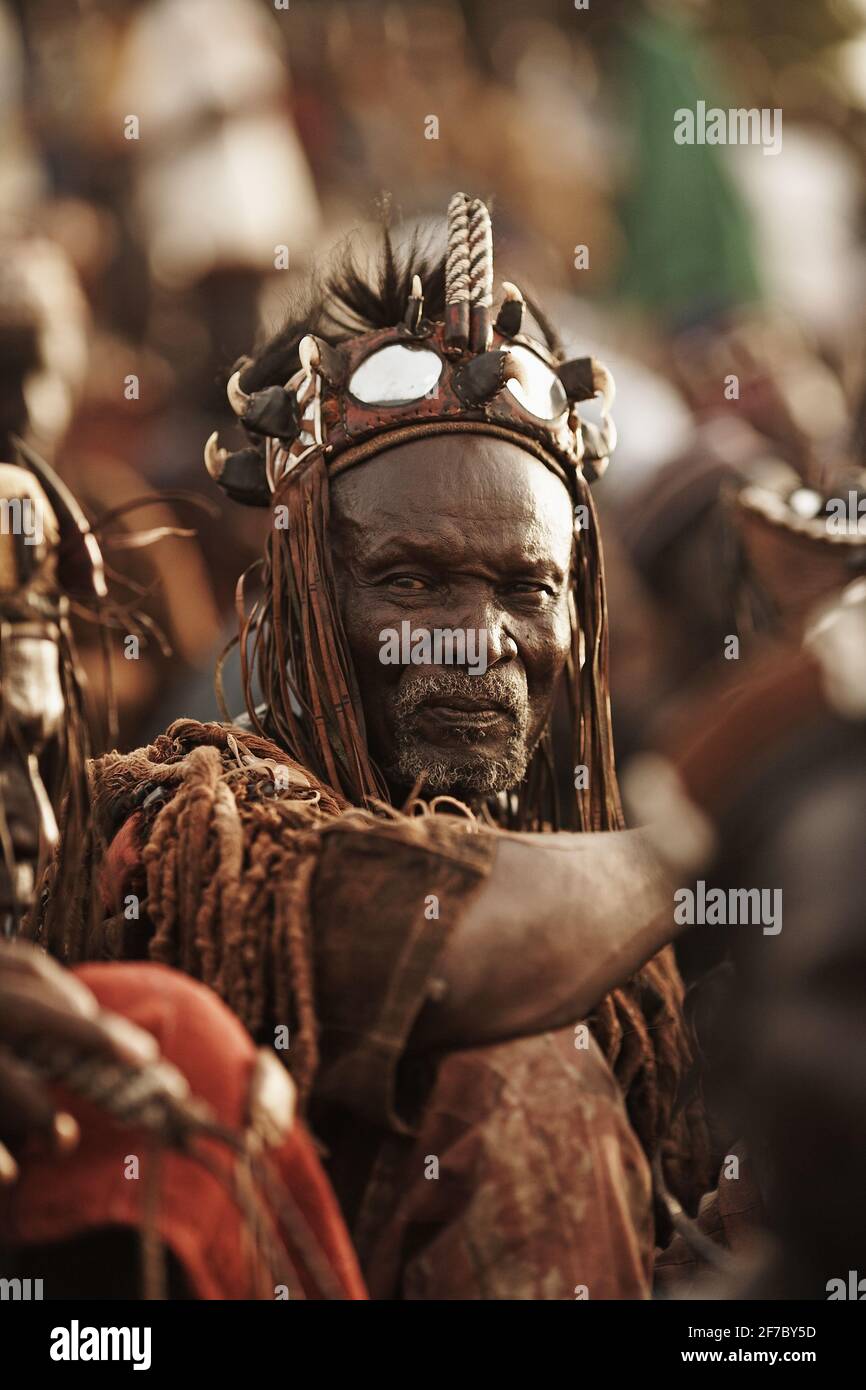 África /Mali/Dogon /Retrato de un cazador tradicional de Dogon. Foto de stock