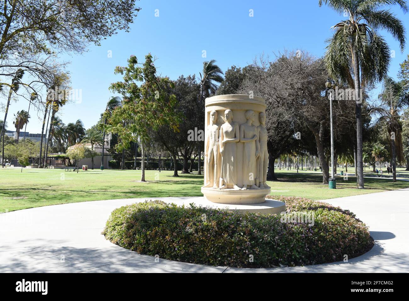 ANAHEIM, CALIFORNIA - 31 MAR 2021: Pearson Park Monument a Helena Modjeska una actriz polaca que emigró a Anaheim en 1876. Foto de stock