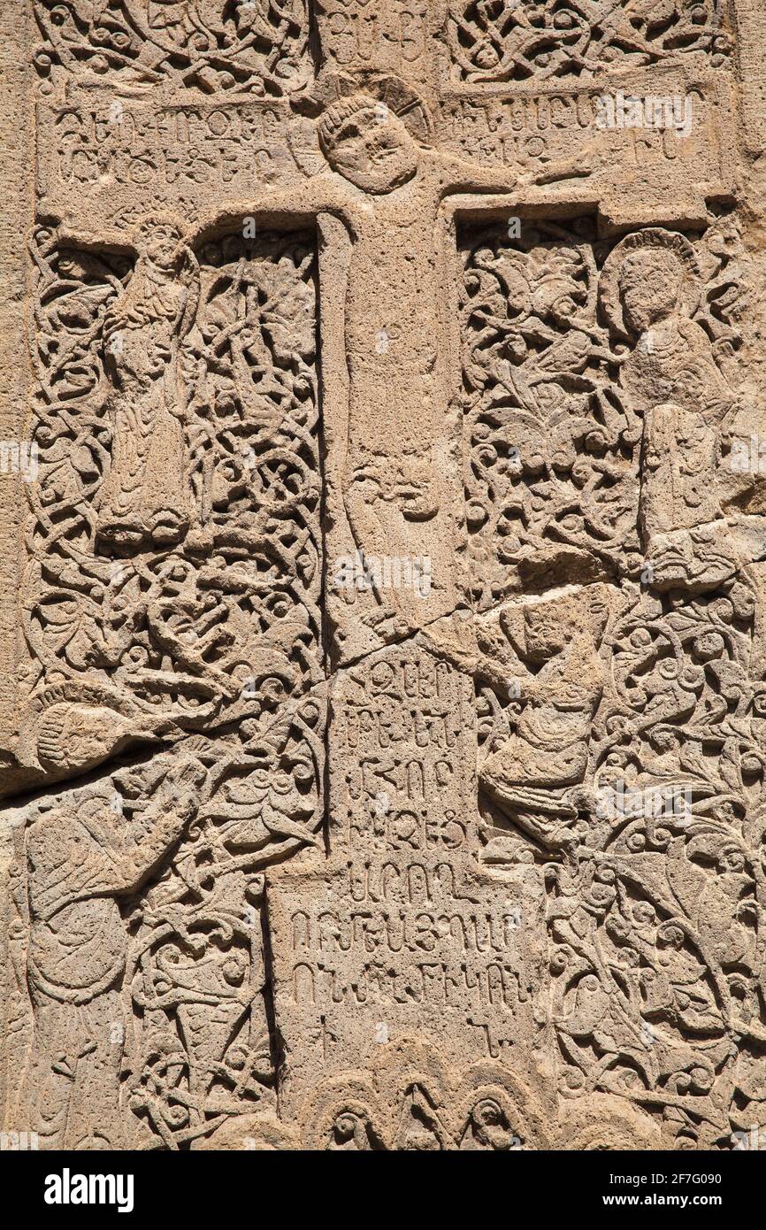 Armenia, Echmiadzin, Iglesia de San Hripsime, khatchkars Foto de stock