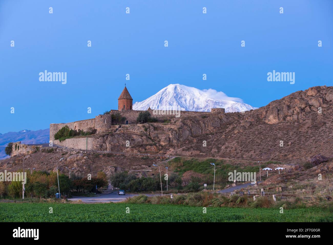 Armenia, Ereván, la llanura de Ararat, Khor Virap monasterio de la Iglesia Apostólica Armenia, al pie del monte Ararat Foto de stock